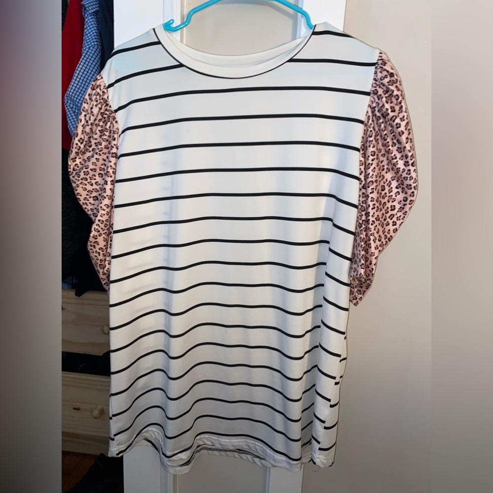 Cheetah print puff sleeves